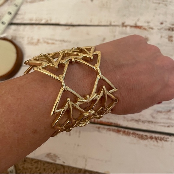 Jewelmint Cuff Gold Bracelet Jewelry Unique Stunning Design Like New - Picture 8 of 9